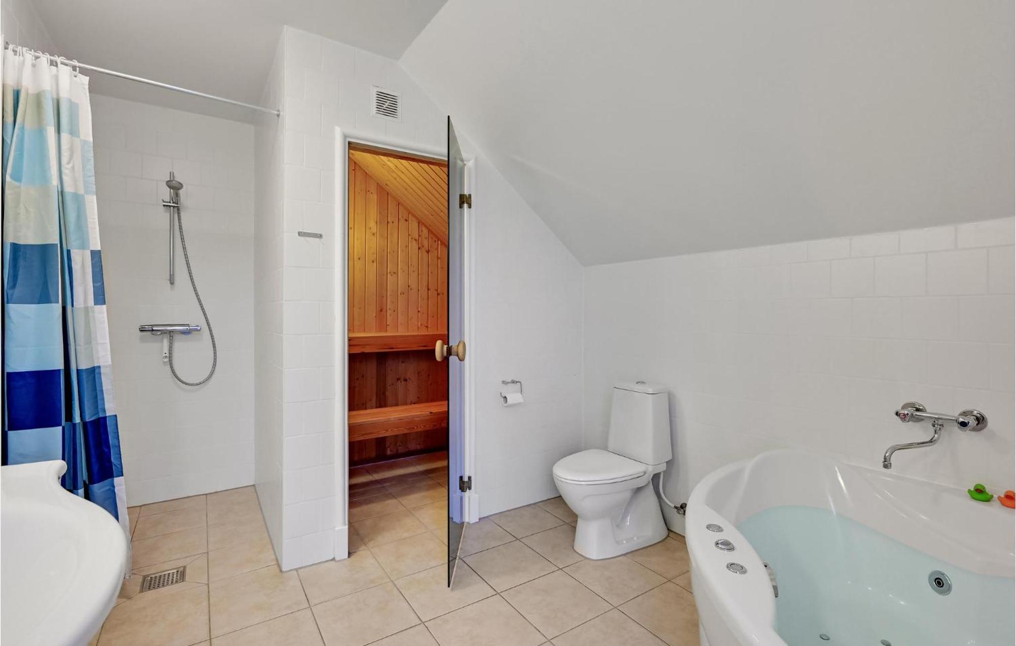 Nice Home In Gjern With Wifi Extérieur photo